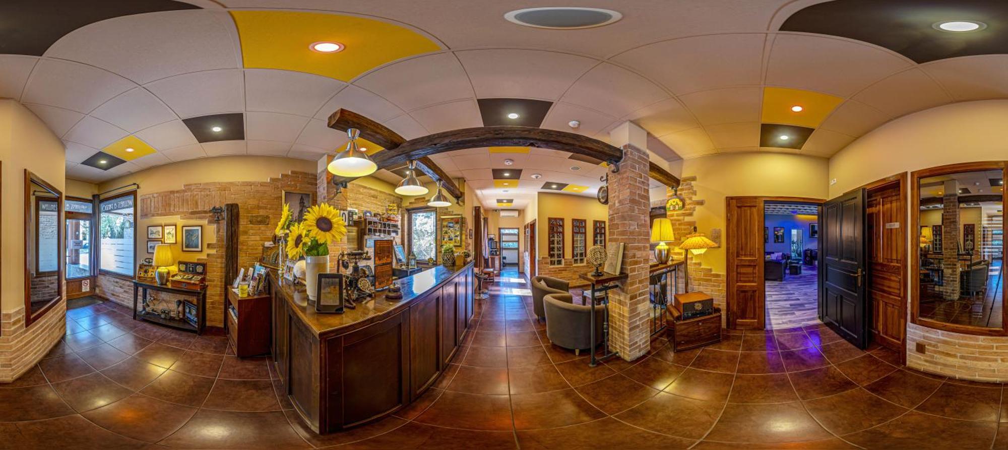 Napraforgo Wellness Haz Es Panzio Bed & Breakfast Pecs Bagian luar foto