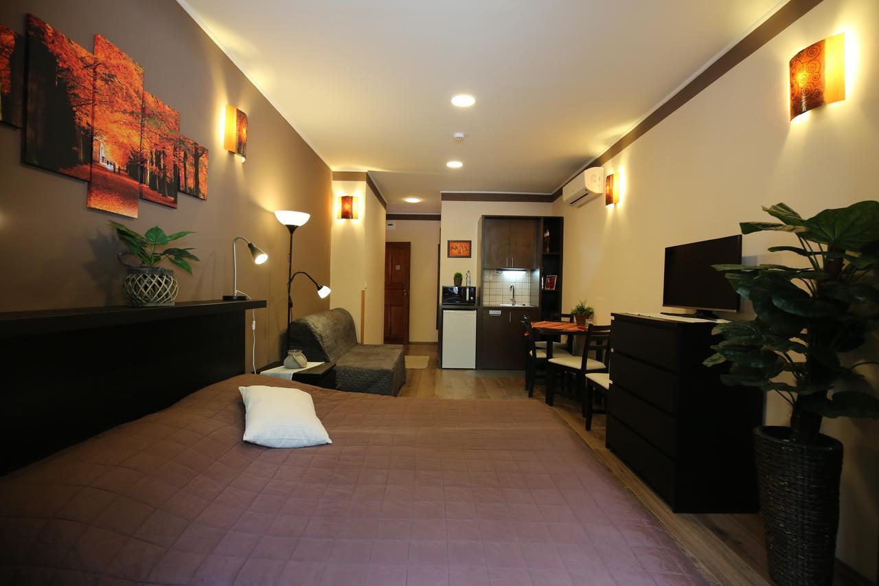 Napraforgo Wellness Haz Es Panzio Bed & Breakfast Pecs Bagian luar foto